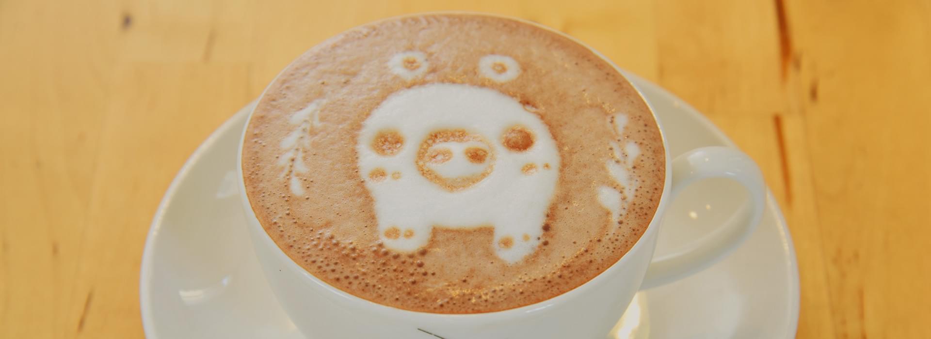 落ち着いた店内で「炭火焙煎」のCOFFEE&ESPRESSOを・・・